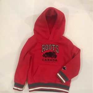 Roots Canada kids sweatshirt/ hoodie. Size 3T in red. Black emblem beaver